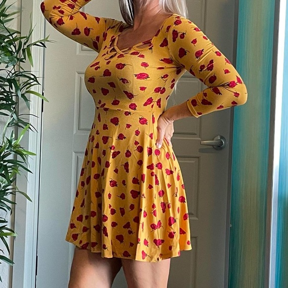 Retro Rose Dress S - Picture 3 of 11